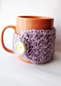 crochet mug cozy with button