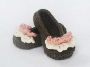 crochet ruffle tot slipper