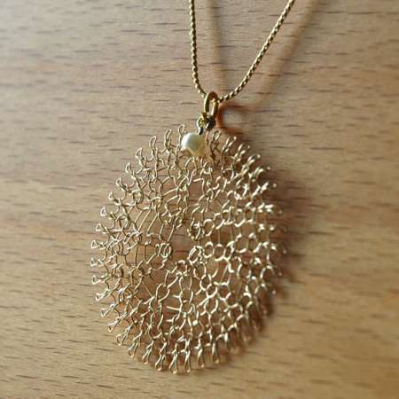 crochet_wire_pendant