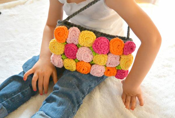 Easy-Rose-Crochet-Purse