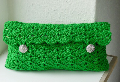 crochet-clutch-closed