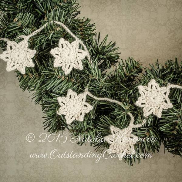 crochet-christmas-free-snowflake-garland