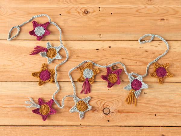 Crochet-star-garland-Crochet-Patterns-final1-Mollie-Makes