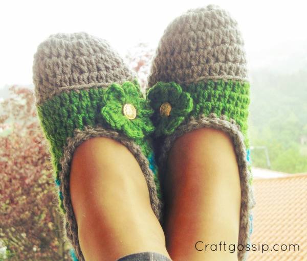 free-crochet-slippers-flats-fun-fast-modern-easy-craftgossip