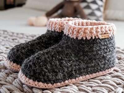 Snowed In Cabin Slippers Crochet Pattern